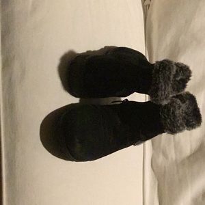 Kombu size 9 midsize boots